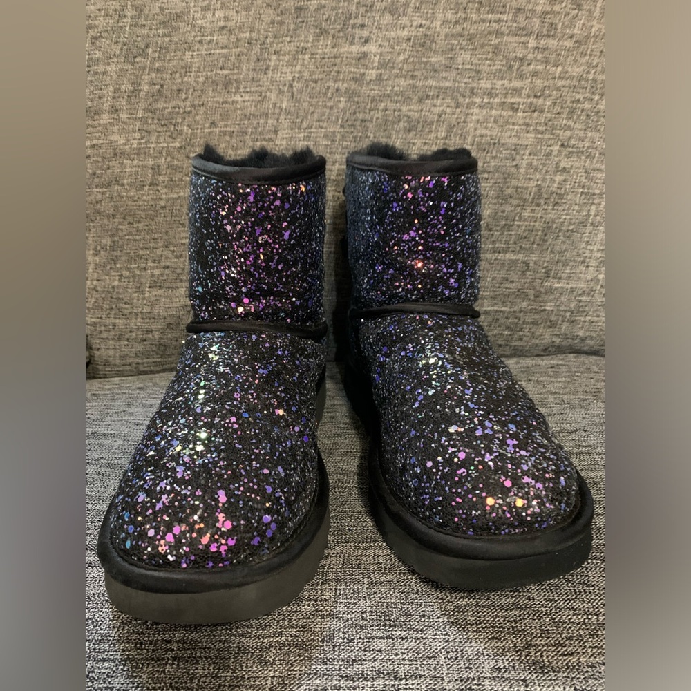 Classic mini bow cosmos Ugg